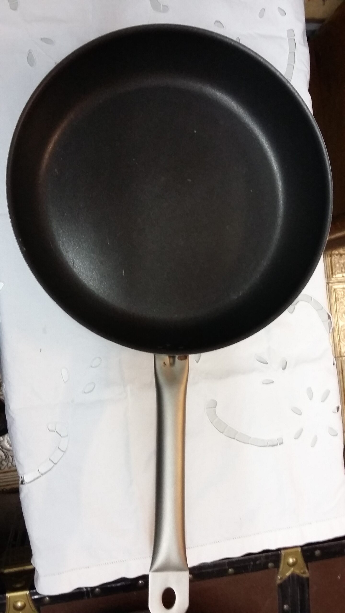 Grande bistecchiera in acciaio