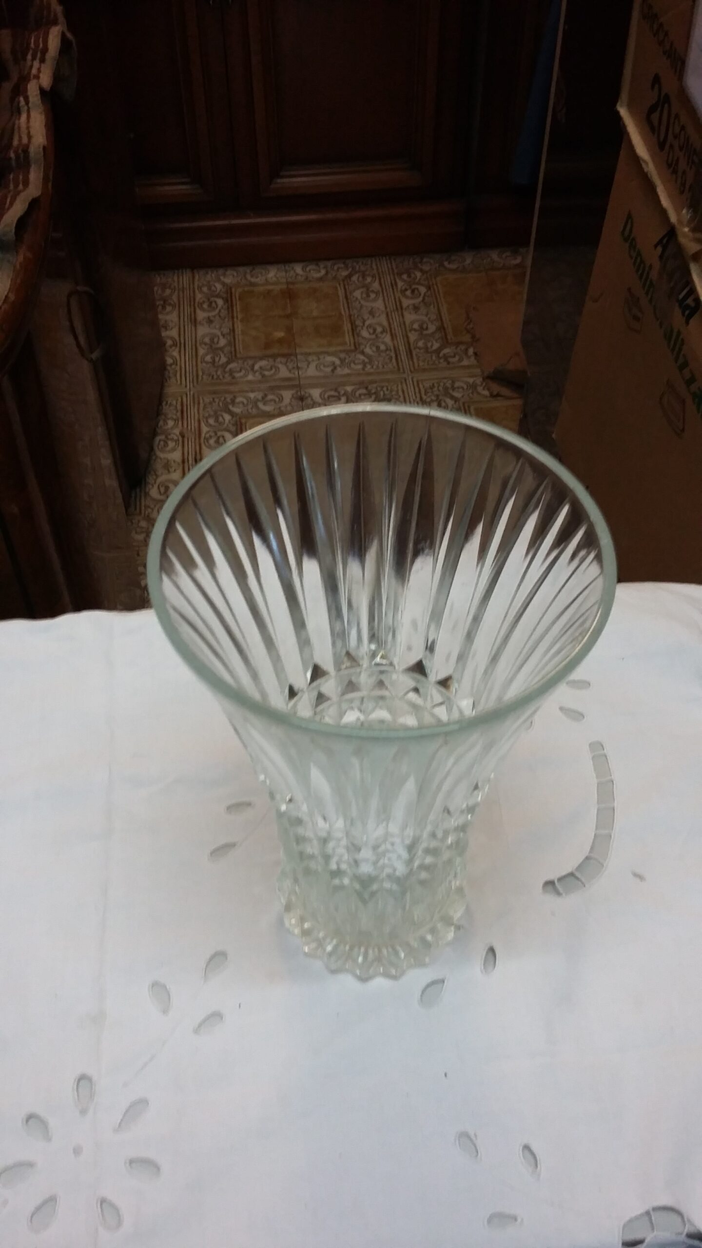 Bellissimo vaso da fiori in vetro stilizzato – Vintage