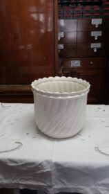 18-Porta-vaso-bianco-ondeggiato-1