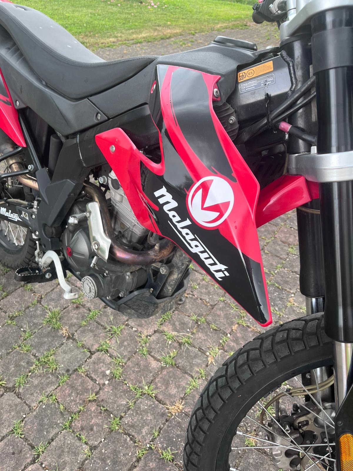 MOTO ENDURO 125 MALAGUTI OCCASIONE