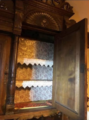 Vendo Antica credenza con scene di caccia al cervo