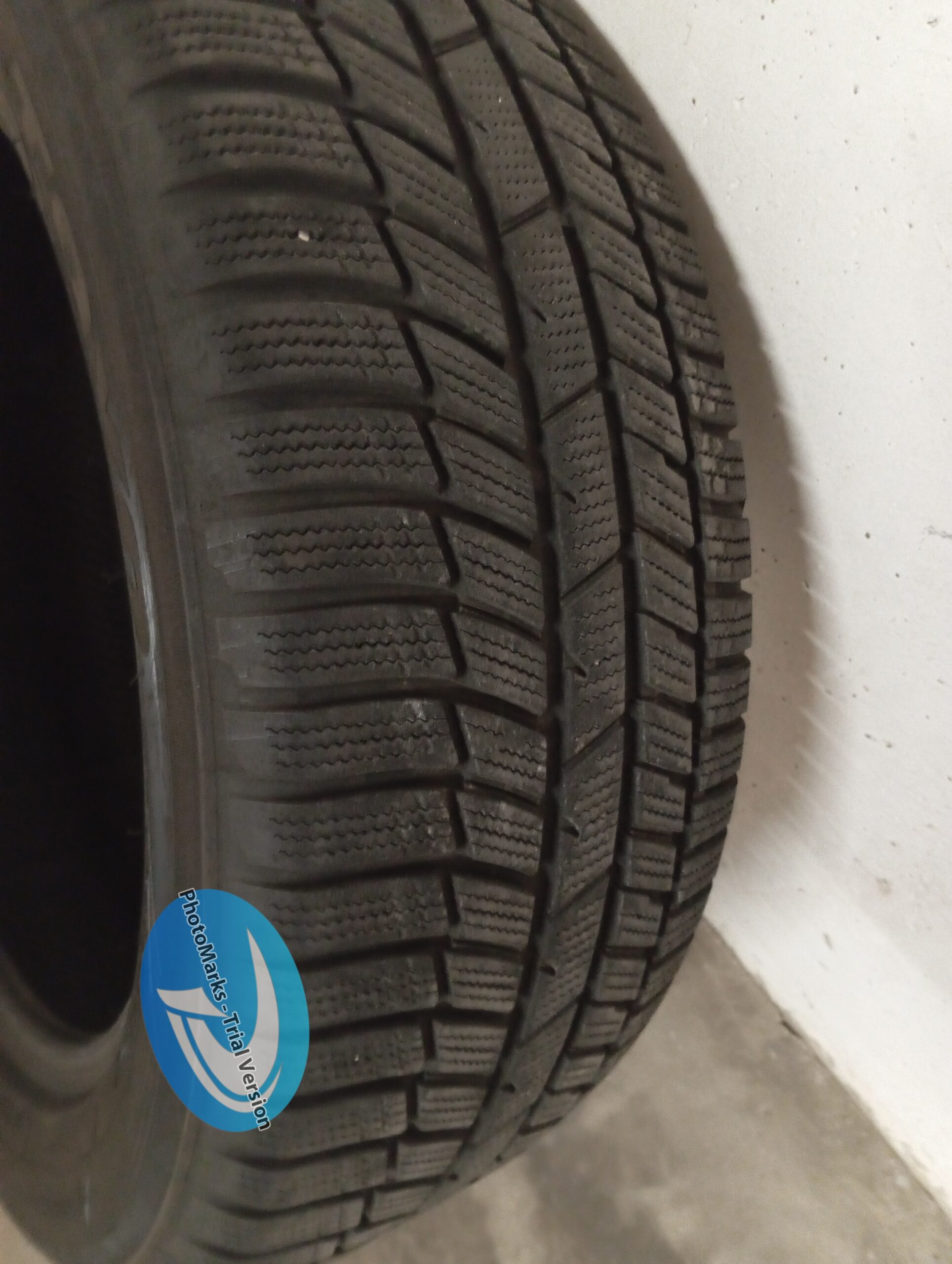 TOYO n. 4 pneumatici invernali usati 4 mesi 235 / 55R18